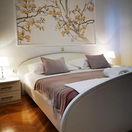 & Bedroom D&m2 *