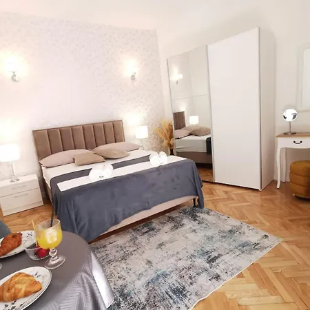 Апартаменти & Bedroom D&m2 *