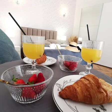 Апартаменти & Bedroom D&m2
