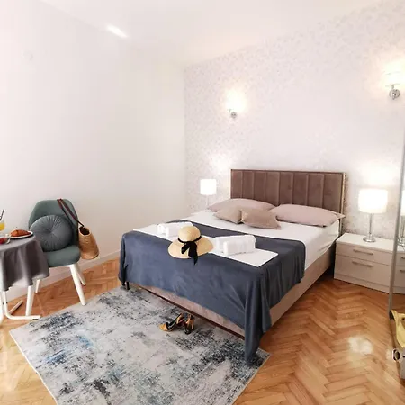 & Bedroom D&m2