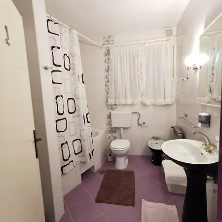 Διαμέρισμα & Bedroom D&m2 Μακάρσκα