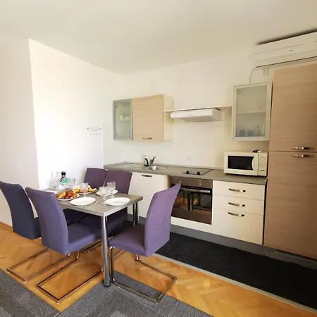 & Bedroom D&m2 Μακάρσκα