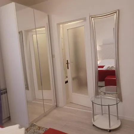 Апартаменти & Bedroom D&m2 Макарська