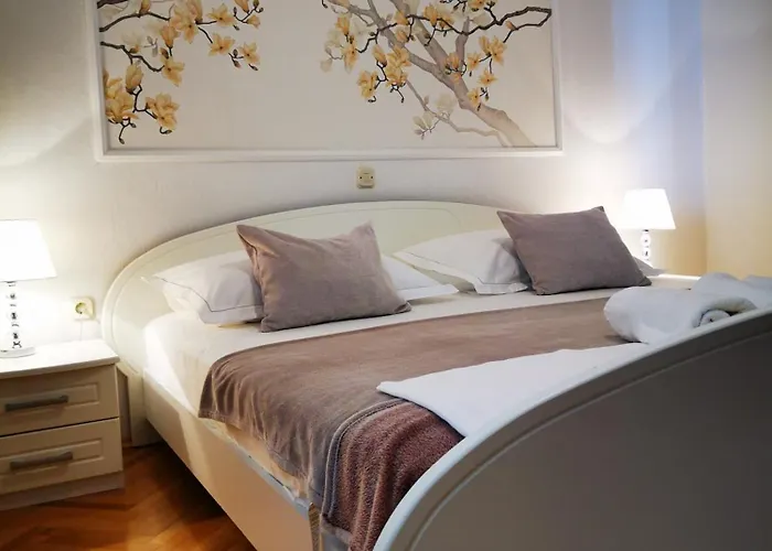 & Bedroom D&m2 *